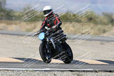 media/Dec-01-2025-Moto Forza (Mon) [[2daa91e15f]]/3-Beginner Group/Session 3 (Turn 3)/